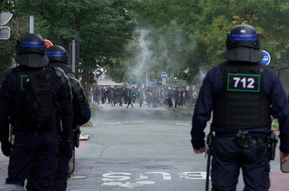 Fransa'daki protestolar 500 okulda eğitimin askıya alınmasına neden oldu