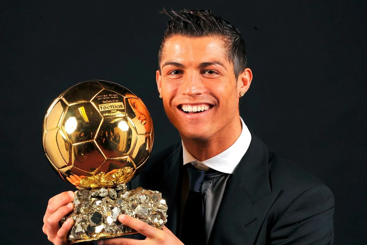 Cristiano Ronaldo gewinnt die Fan-Abstimmung zum Ballon d’Or aller Zeiten für die Saison 2008
