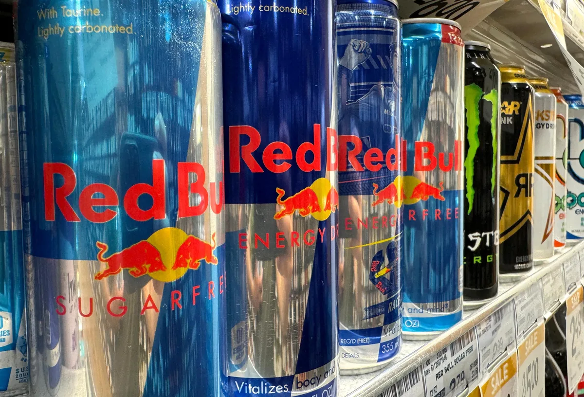 Rapporto parlamentare francese raccomanda di vietare la vendita di energy drink ai minori di 16 anni