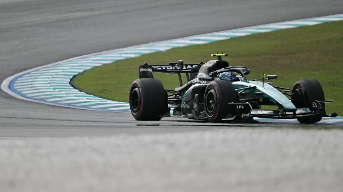 Formel 1 in Malaysia: Kimi Antonelli hinter Max Verstappen im Training