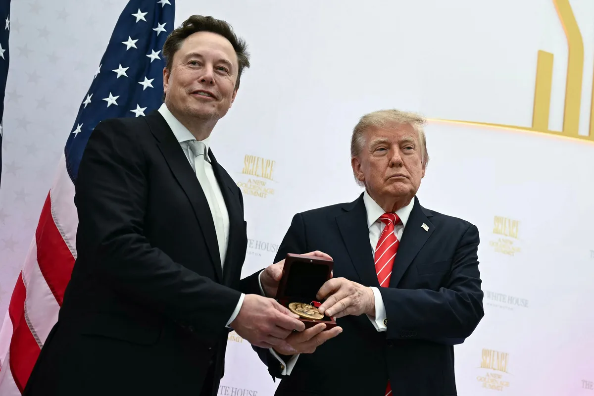 Il WSJ riferisce che Elon Musk ha ordinato un rallentamento di Starlink che riguarda l’esercito ucraino