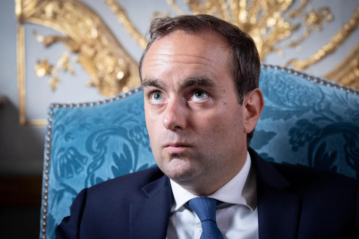 El Partido Socialista Francés insta al Primer Ministro Lecornu a revisar la propuesta de presupuesto 2027