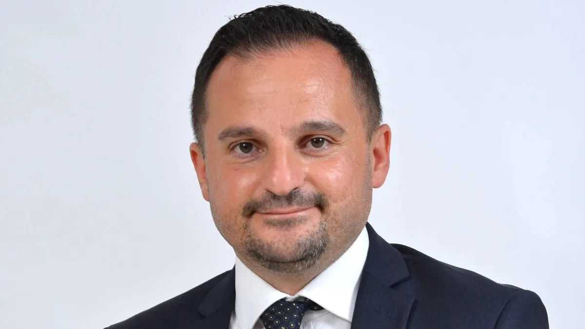 Türkiye-Sigorta-Vizegeneralmanager Gürol Sami Özer im Rahmen von Ermittlungen zu Fonds festgenommen