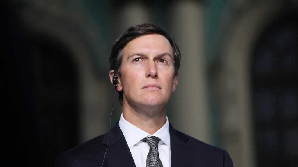 Bericht: Niederländischer Geheimdienst überwachte Jared Kushners Telefon mithilfe eines russischen Hackers