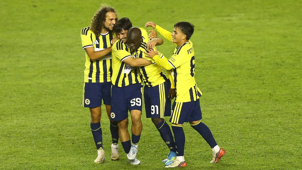 Fenerbahçe bat Turan Tovuz 2-0 in amichevole