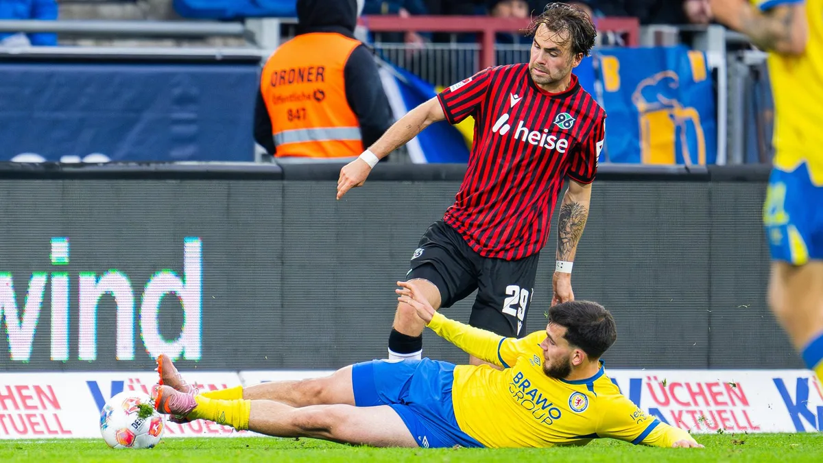 El Eintracht Braunschweig vence al Hannover 96 en el derbi de Baja Sajonia