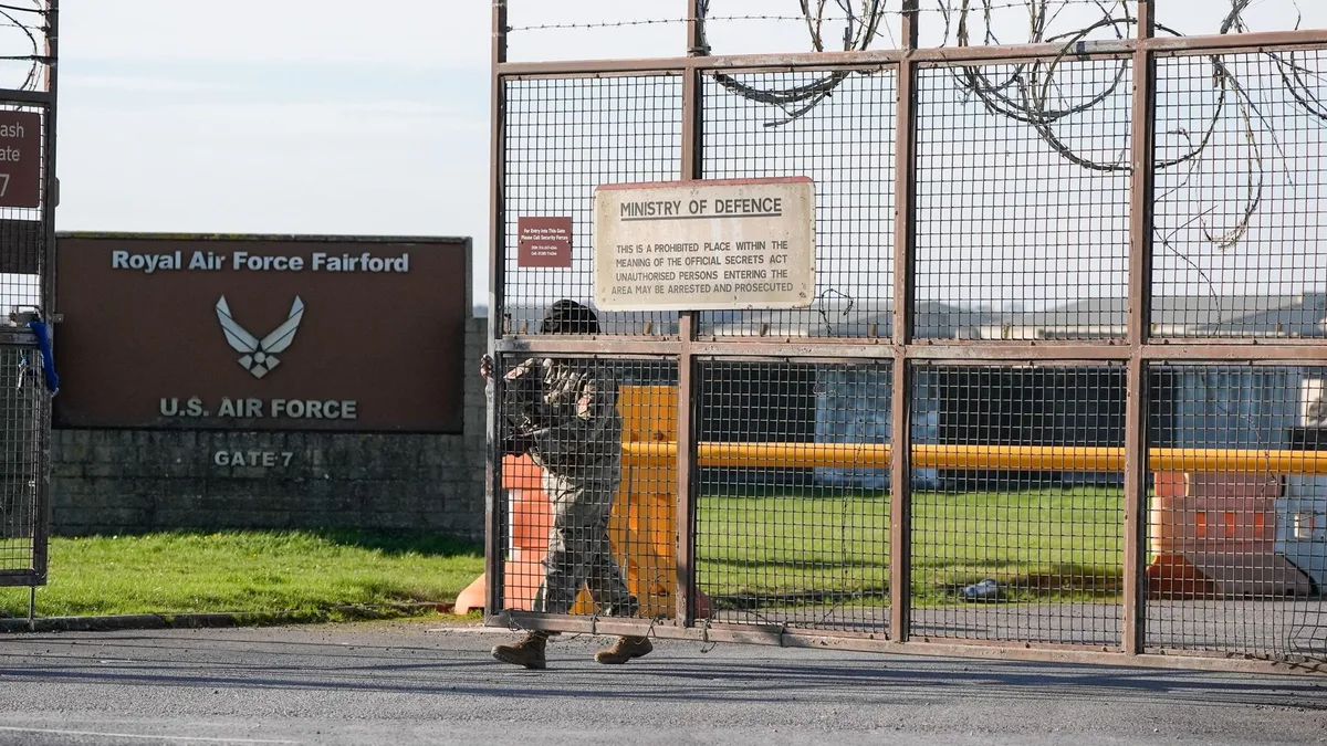 Ciudadano británico-iraní arrestado en investigación de terrorismo en RAF Fairford