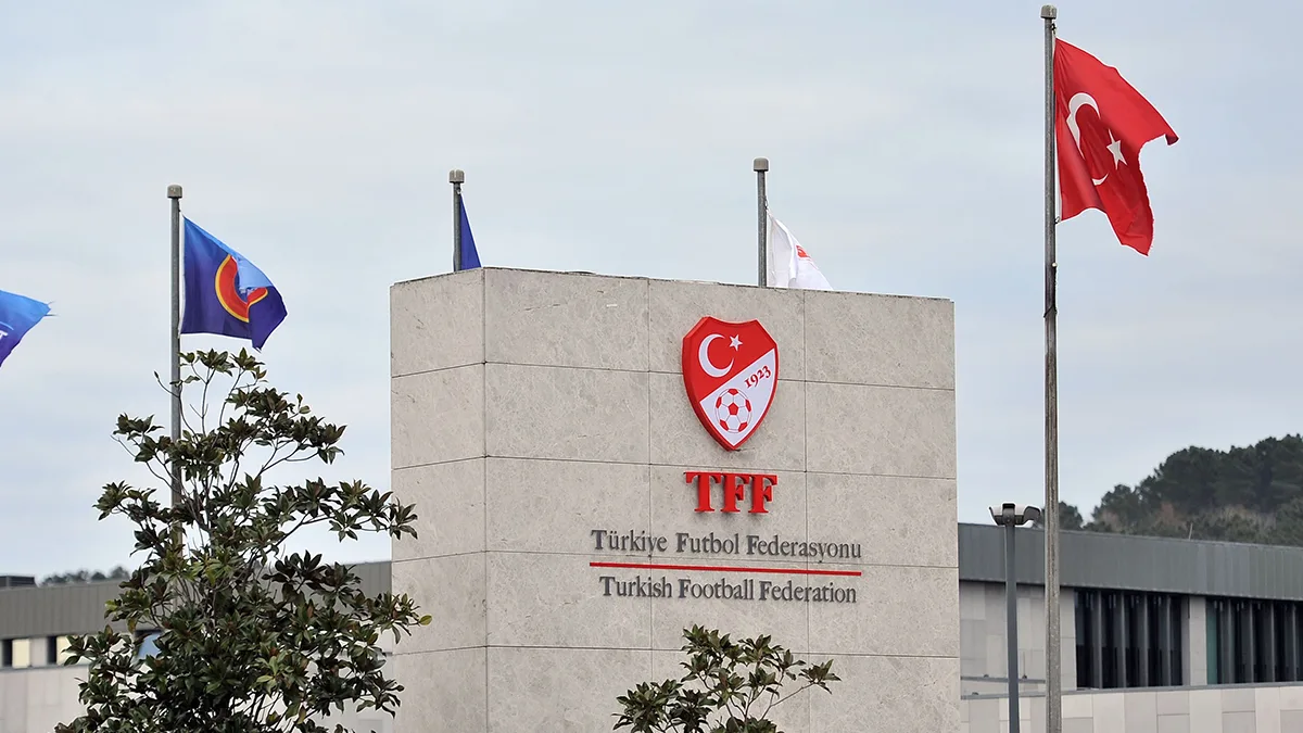 Turkse voetbaldisciplinecommissie beboet vier Süper Lig-clubs