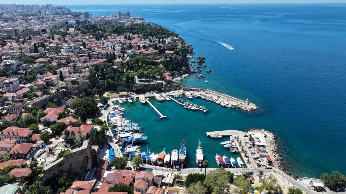 Antalya accueille plus de cinq fois sa population en touristes étrangers