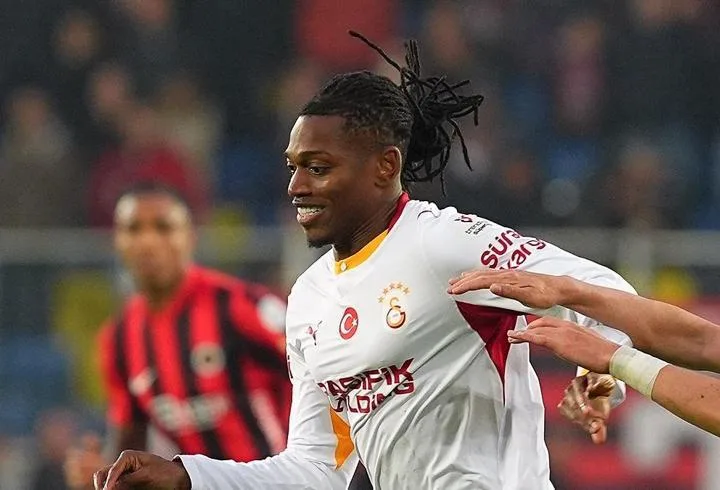 Rafael Leão ha uno stiramento all’inguine da lieve a moderato prima del derby con il Fenerbahçe