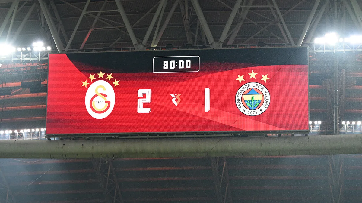 Galatasaray Fined 280,000 Lira Over Fenerbahçe Logo on Scoreboard