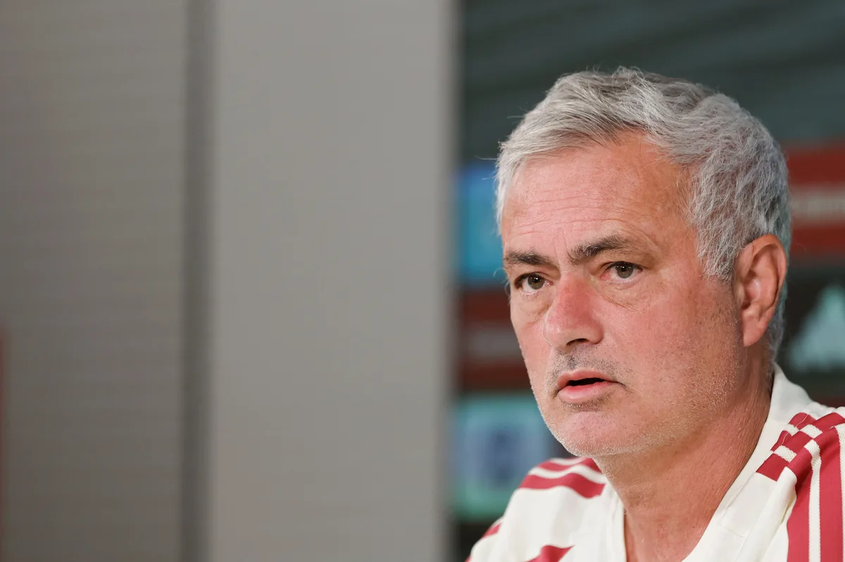 Mourinho says it's hard to hear positive things about Real Madrid