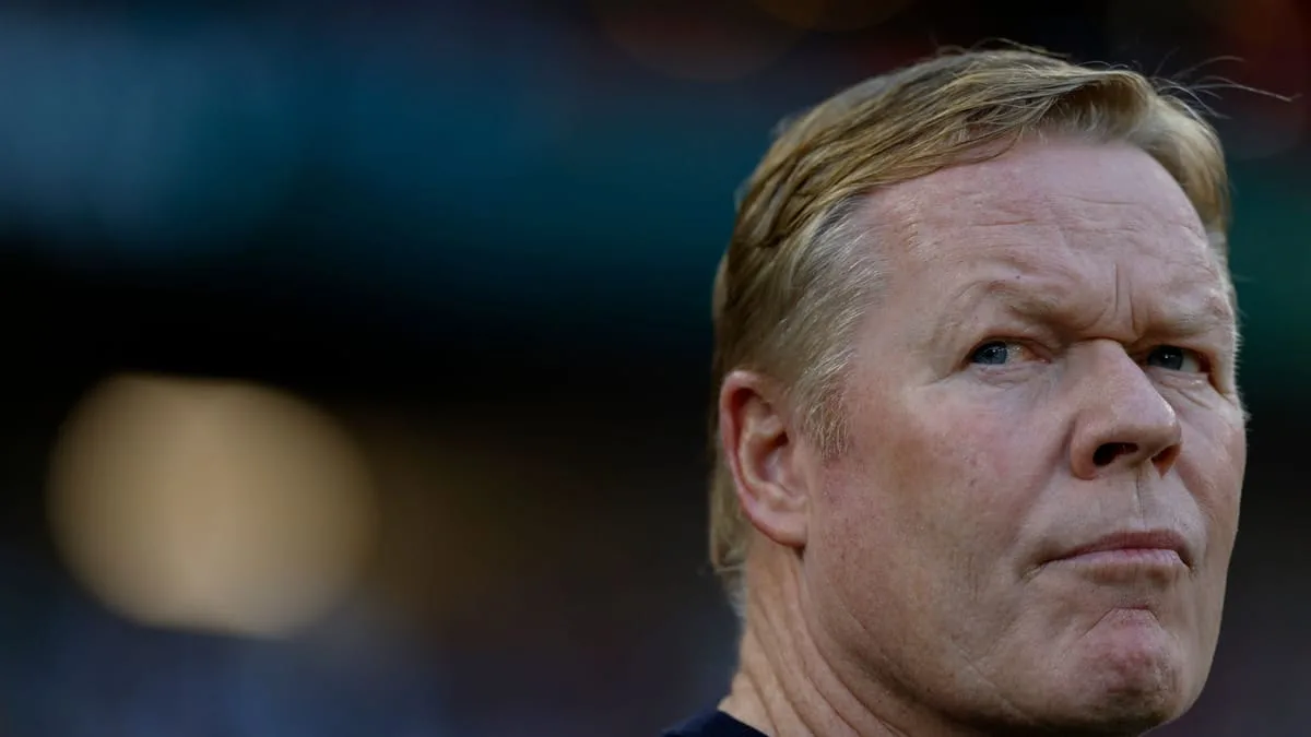 Momento de silencio por Bartina Koeman antes del partido Países Bajos - Alemania