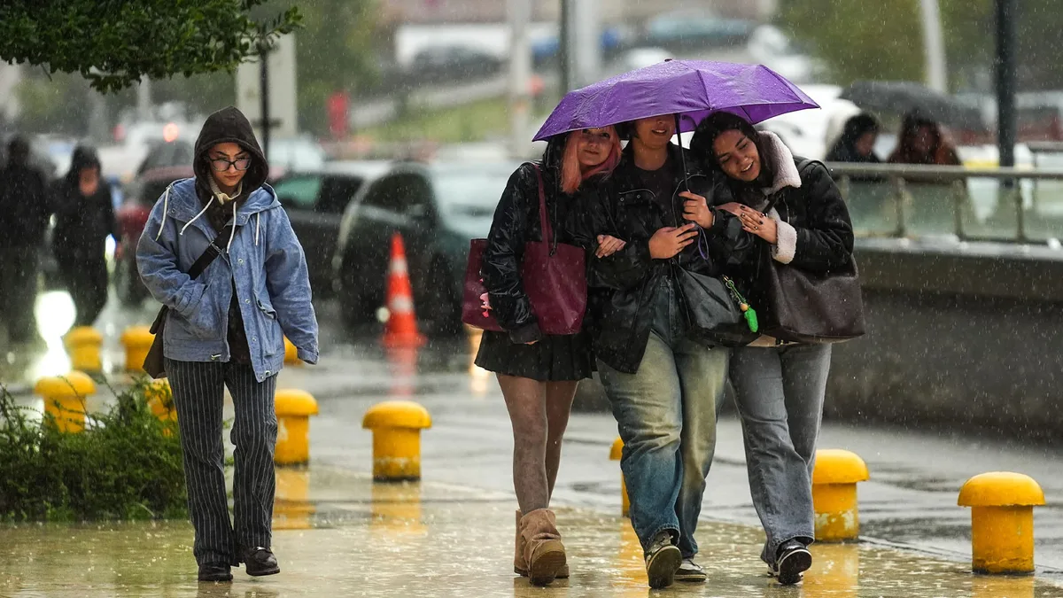 Turkey Warns of Heavy Rain and Strong Winds in Istanbul and Other Provinces