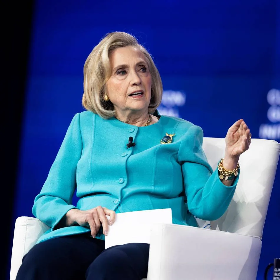 Trump demande à la Cour suprême de rouvrir sa plainte rejetée contre Hillary Clinton au sujet de l’élection de 2016