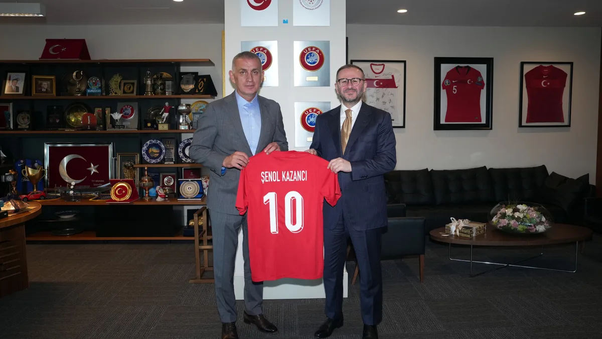 Şenol Kazancı de Turkcell visita al presidente de la TFF İbrahim Hacıosmanoğlu
