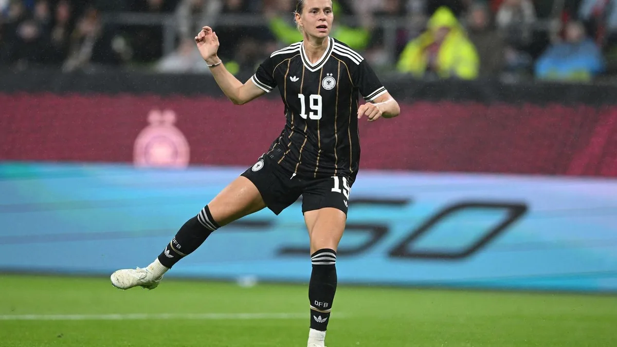 Christian Wück Praises Klara Bühl’s Two-Footed Play After Germany Beat Japan