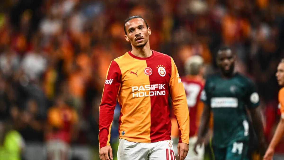 Rafael van der Vaart critica la prestazione di Leroy Sane, paragonandolo a Mbappé