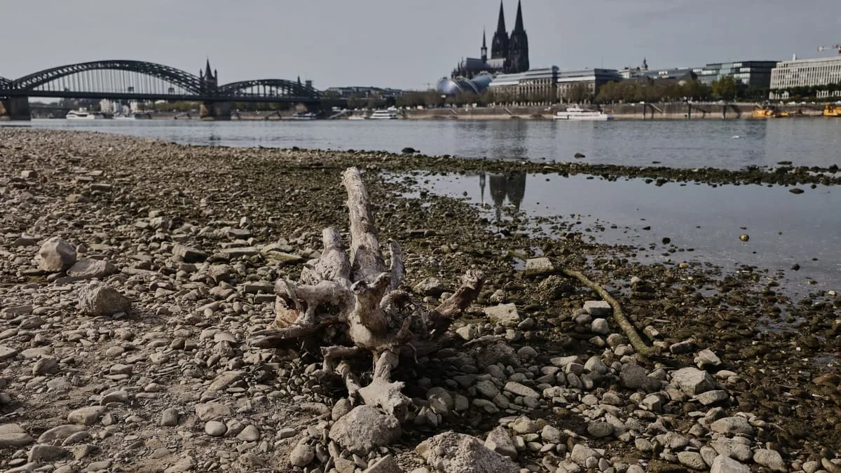Experten sagen, dass sich extrem niedrige Wasserstände nicht durch Ausbaggern beheben lassen