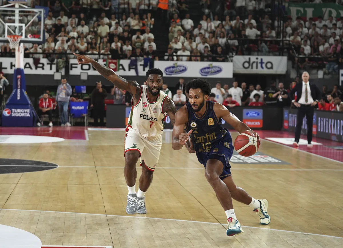 Fenerbahçe Tarfin besiegt Karşıyaka mit 97:72 in der türkischen Basketball-Superliga