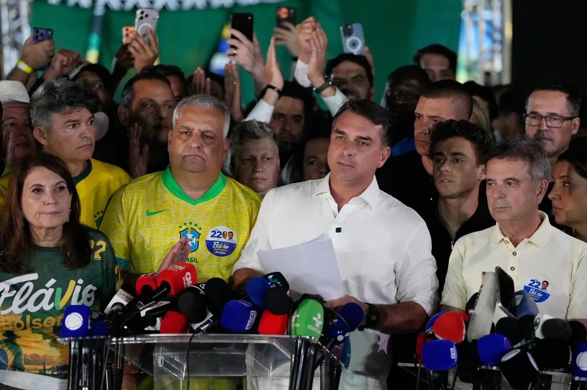 Brasiliens Oberster Gerichtshof ordnet Ermittlungen zu möglicher ausländischer Finanzierung von Flávio Bolsonaros Wahlkampf an
